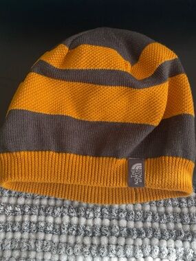 The North Face toddler Striped Beanie - Mustard Yellow & Charcoal